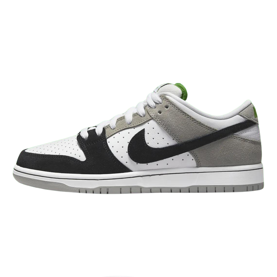 NIKE DUNK LOW GS hotsell 'CHLOROPHYLL'