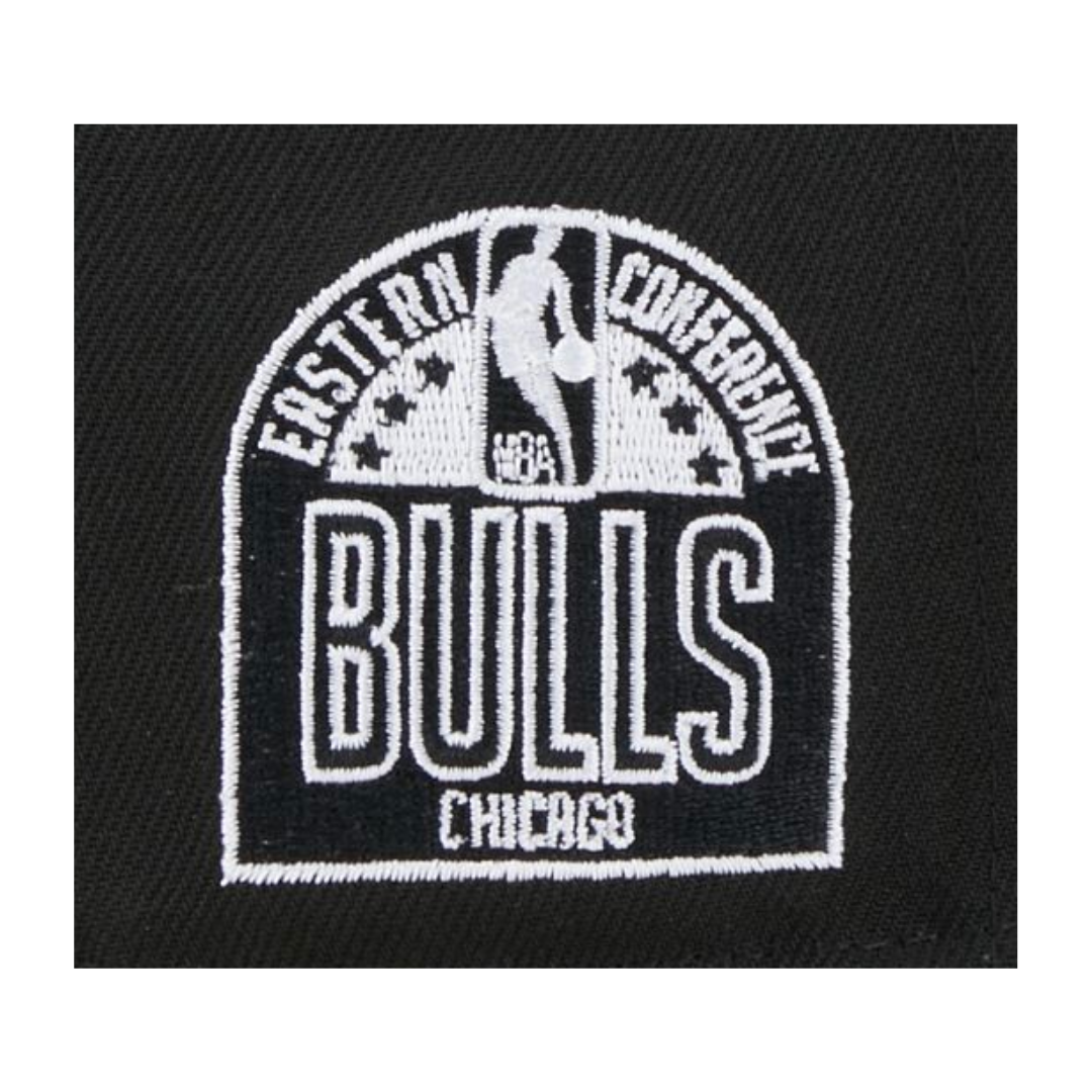 Chicago Bulls Eastern Conference Side Patch New Era Black & White Logo 59FIFTY Fitted Hat