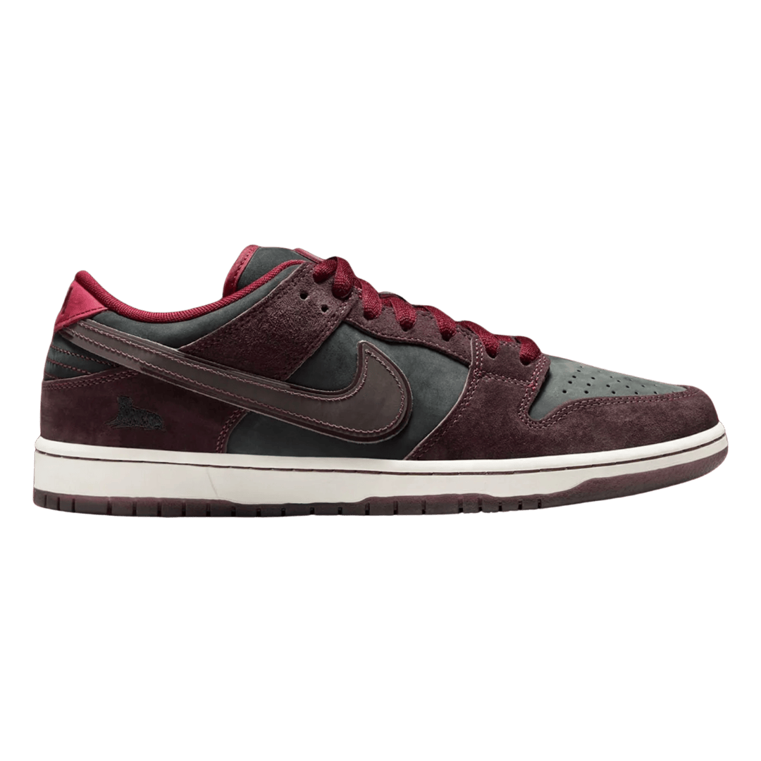 Nike SB Dunk Low Riot Skateshop